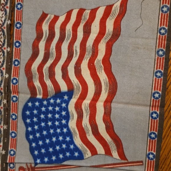2 Vintage American Flag Tobacco Felts - Picture 2 of 11